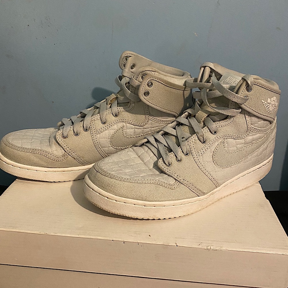 SOLD Jordan 1 Retro AJKO Pure Platinum 638471-004